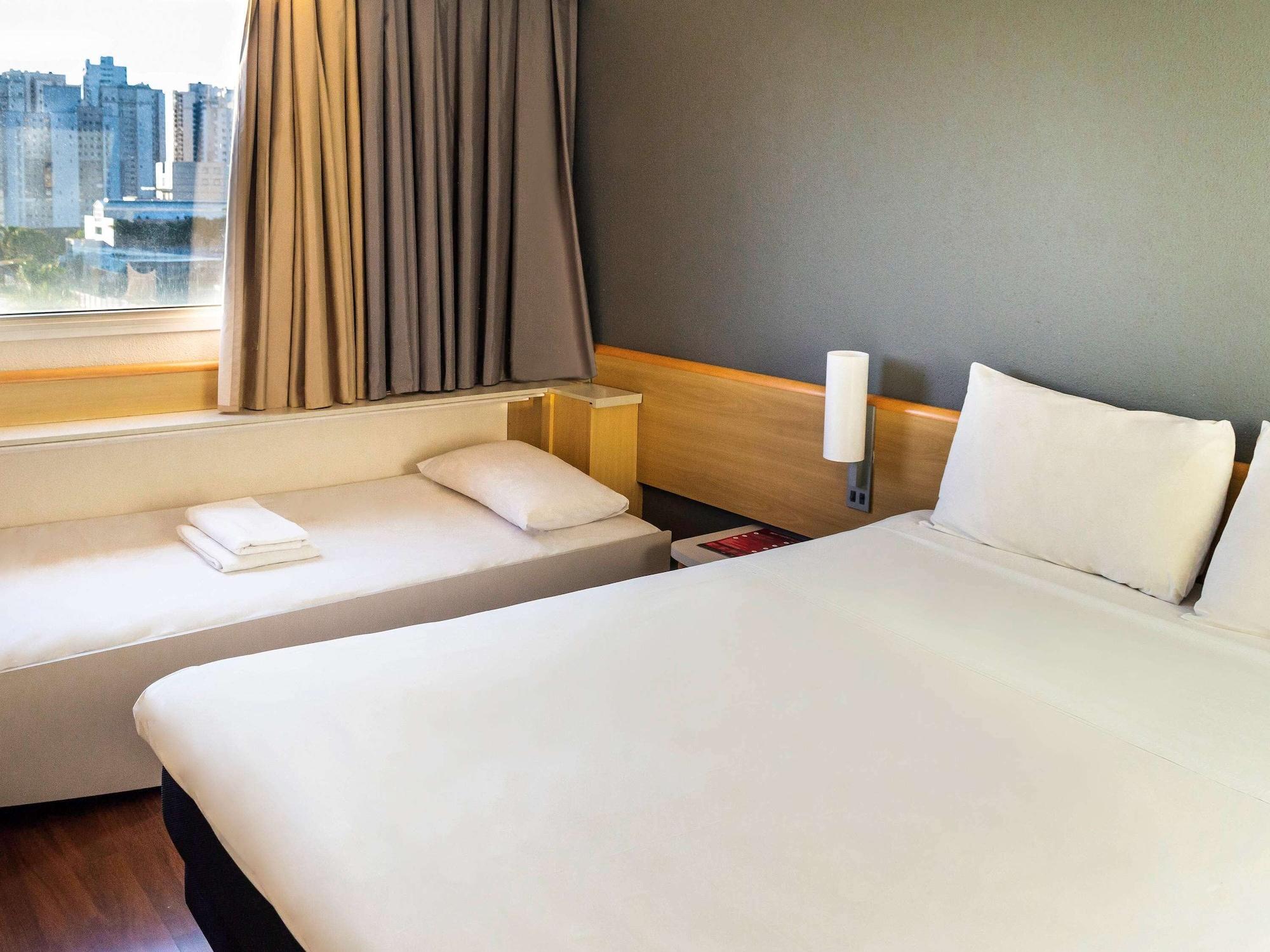 Ibis Fribourg Hotell Exteriör bild