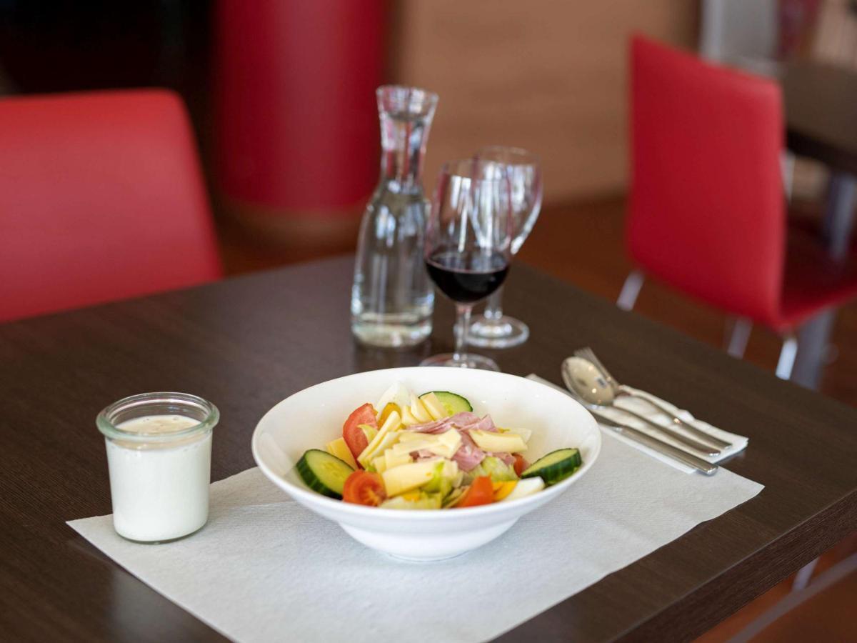 Ibis Fribourg Hotell Exteriör bild